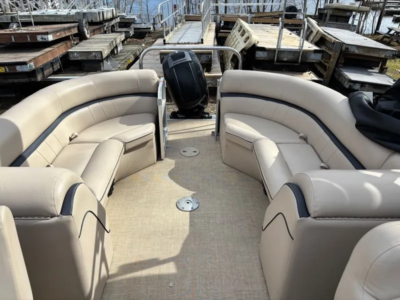 Slide: The Image of South Bay 200 Series 224RS 2.75 2017 - 8