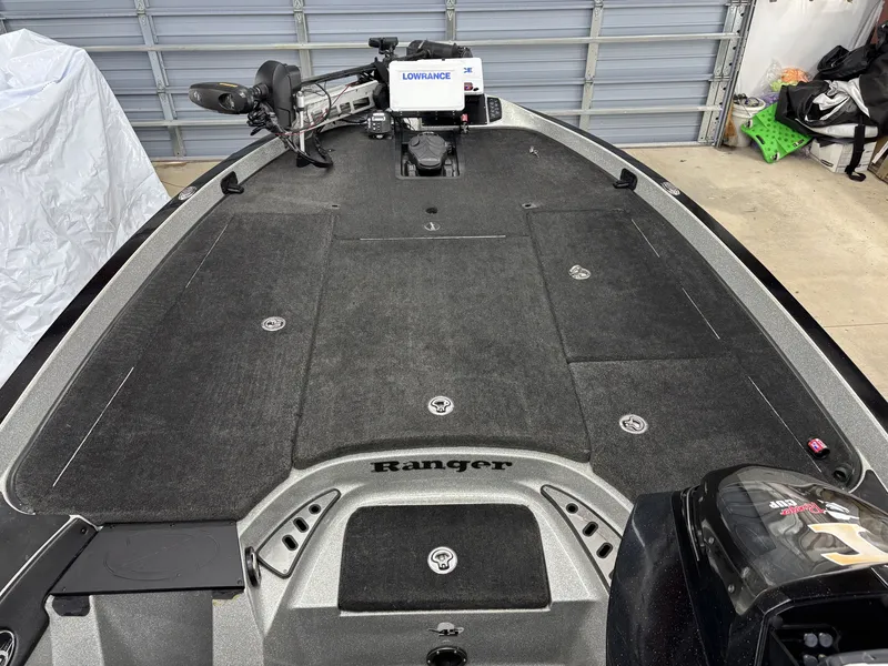 Slide: The Image of 2013 Ranger 520C boat with Lowrance electronics inside. - 12