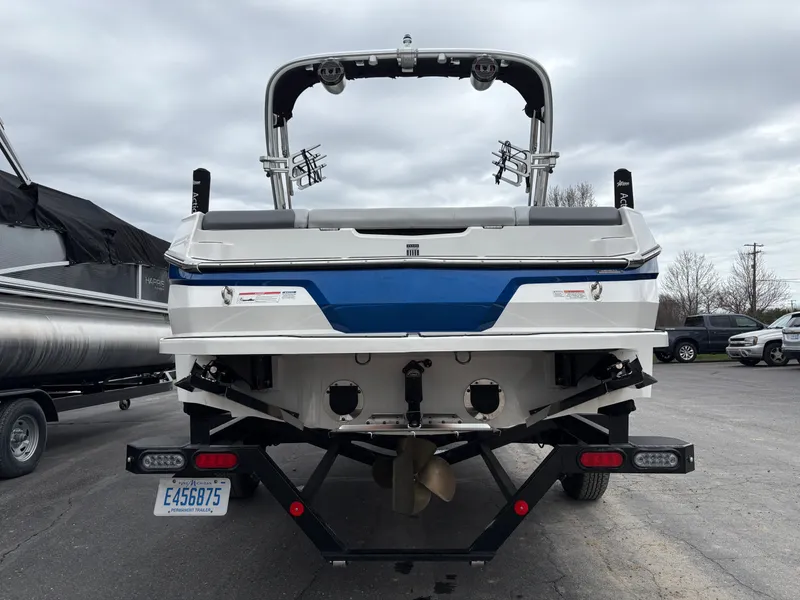Slide: The Image of MasterCraft NXT20 2021 - 5