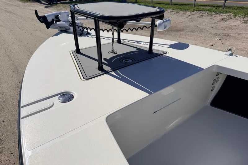 Slide: The Image of 2021 Maverick 18 HPX-V boat deck with trolling motor and casting platform. - 15