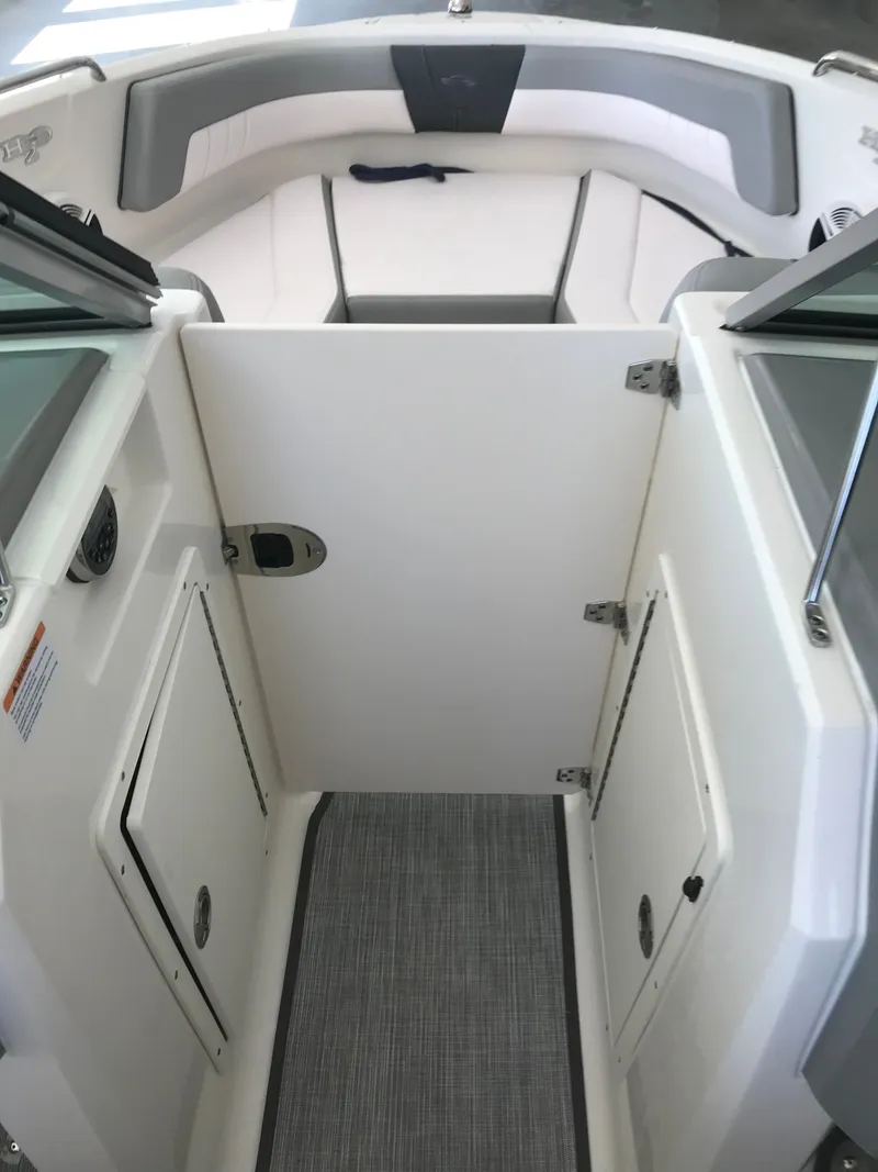 Slide: The Image of Chaparral 21 H2O Sport 2019 - 13