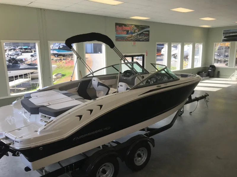 Slide: The Image of Chaparral 21 H2O Sport 2019 - 15