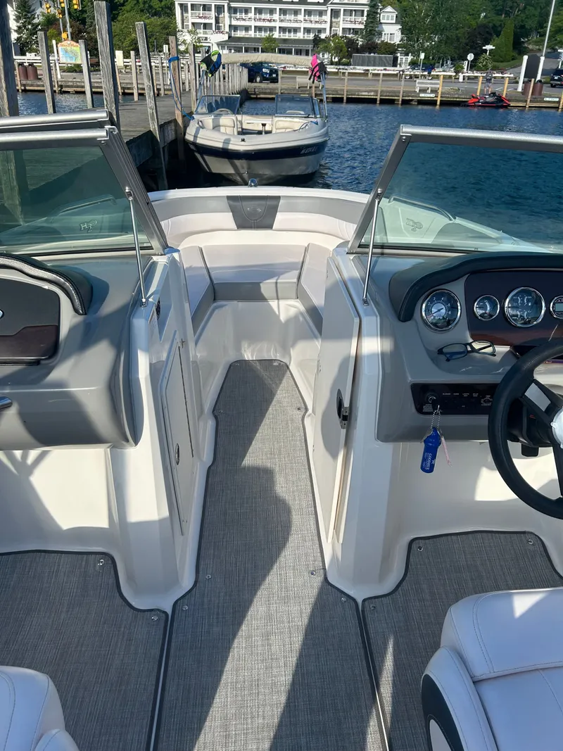 Slide: The Image of Chaparral 21 H2O Sport 2019 - 3