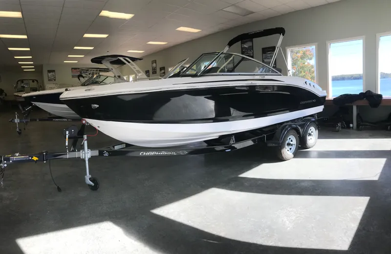 Slide: The Image of Chaparral 21 H2O Sport 2019 - 9