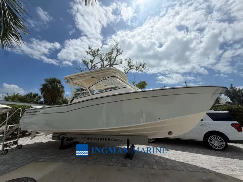 The Image of Grady-White Freedom 307 2026 - 1