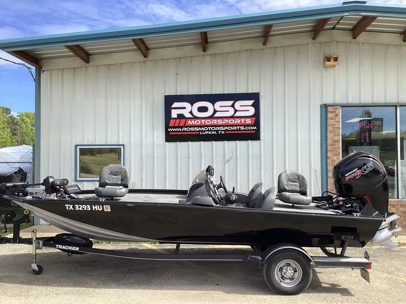 The Image of Tracker Pro Team 195 TXW 2020 - 1