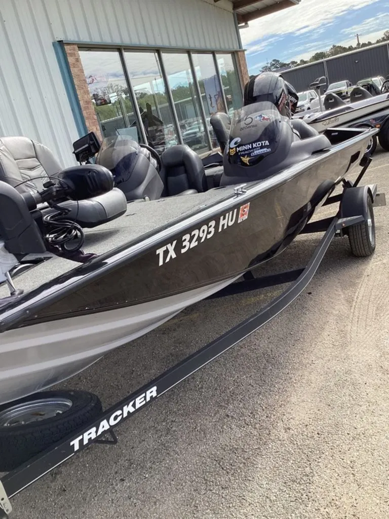 Slide: The Image of Tracker Pro Team 195 TXW 2020 - 8