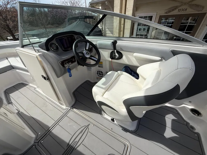 Slide: The Image of Chaparral 21 SSi 2023 - 10