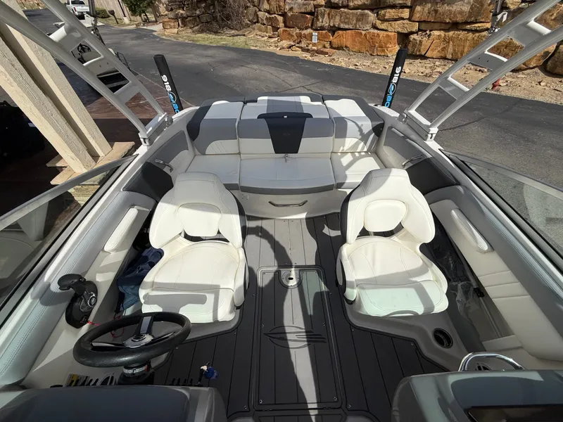 Slide: The Image of Chaparral 21 SSi 2023 - 14