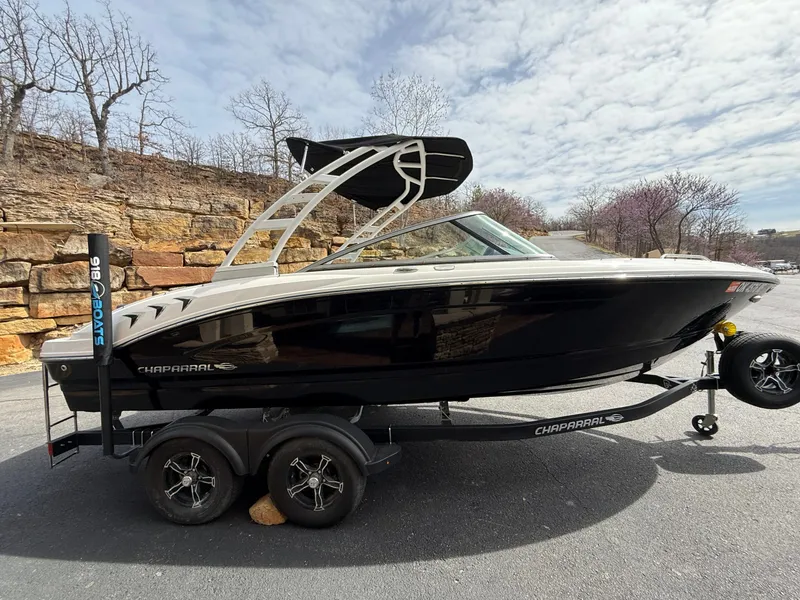 Slide: The Image of Chaparral 21 SSi 2023 - 16