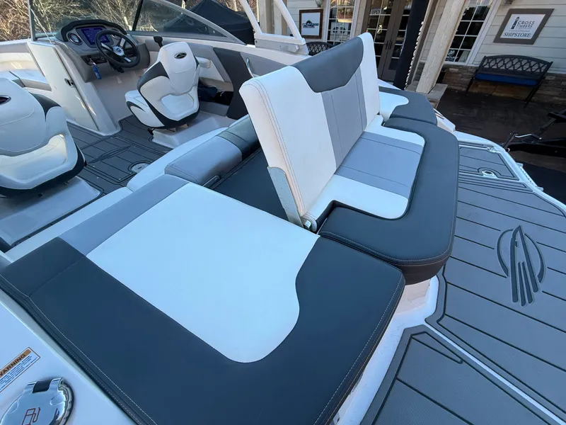 Slide: The Image of Chaparral 21 SSi 2023 - 4