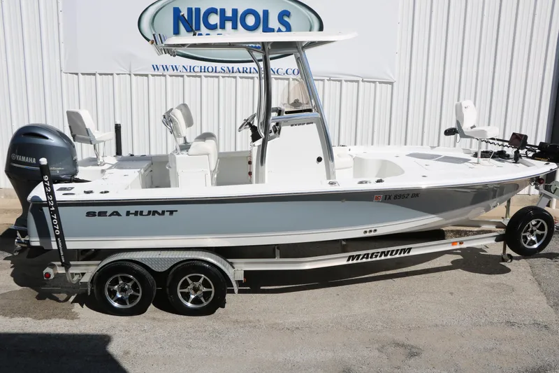 Slide: The Image of 2016 Sea Hunt BX 22 BR boat on trailer, displayed at Nichols Marine. - 20