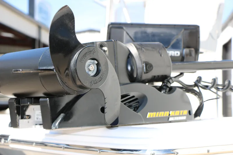 Slide: The Image of Minn Kota trolling motor on 2016 Sea Hunt BX 22 BR boat. - 5