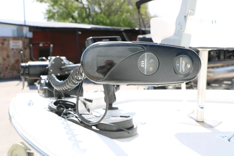 Slide: The Image of 2016 Sea Hunt BX 22 BR boat with trolling motor and iPilot system. - 6