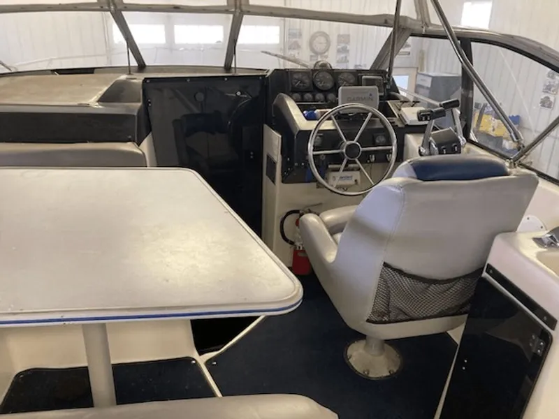 Slide: The Image of Bayliner Avanti 1989 - 3