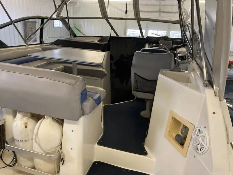 Slide: The Image of Bayliner Avanti 1989 - 4