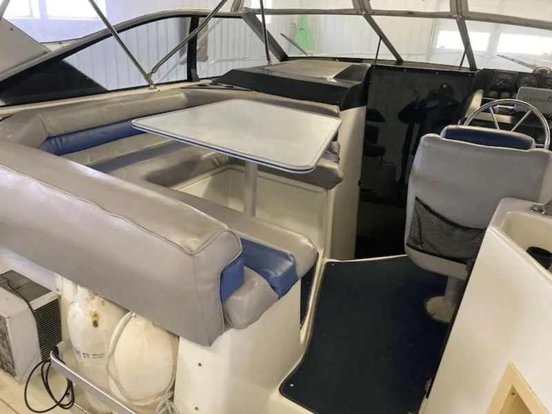 Slide: The Image of Bayliner Avanti 1989 - 5