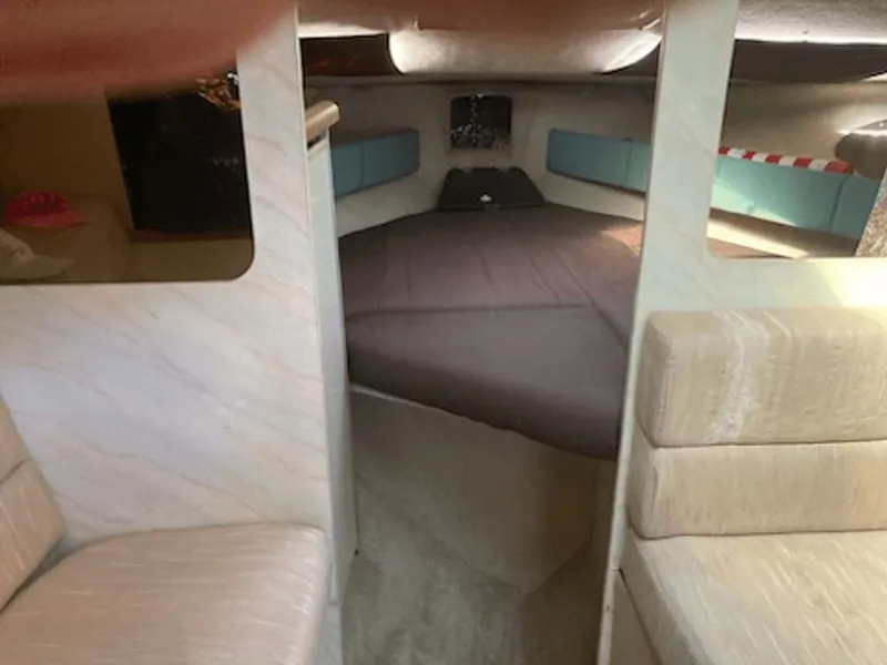 Slide: The Image of Bayliner Avanti 1989 - 9