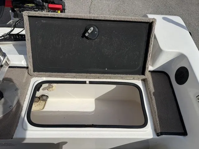 Slide: The Image of Charger 190 SUV 2005 - 27