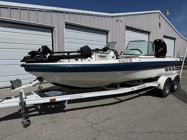 Slide: The Image of Charger 190 SUV 2005 - 6