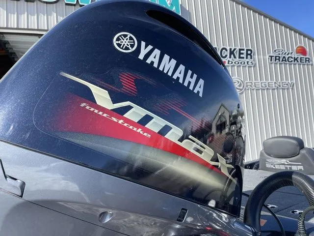 Slide: The Image of Skeeter ZX150 2023 - 13