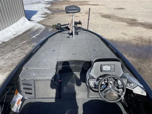 Slide: The Image of Skeeter ZX150 2023 - 16