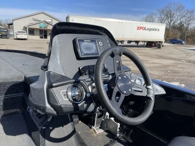 Slide: The Image of Skeeter ZX150 2023 - 22