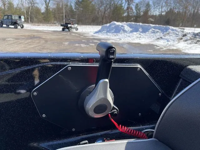 Slide: The Image of Skeeter ZX150 2023 - 23