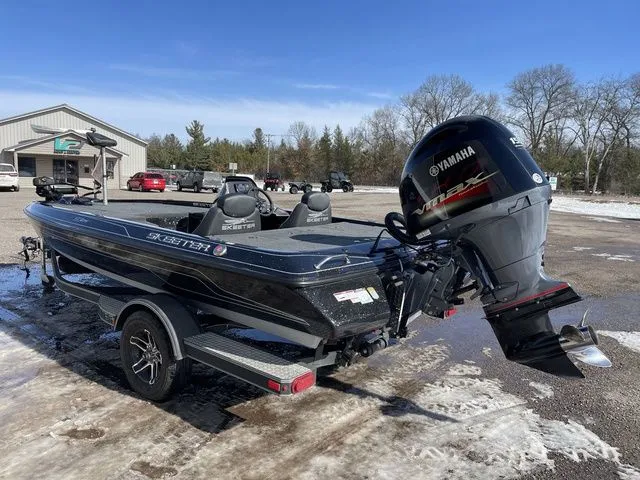 Slide: The Image of Skeeter ZX150 2023 - 7