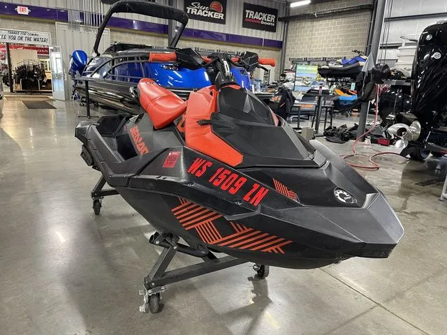 Slide: The Image of Sea-Doo Spark Trixx 2-up Rotax 900 H.O. ACE IBR 2022 - 10