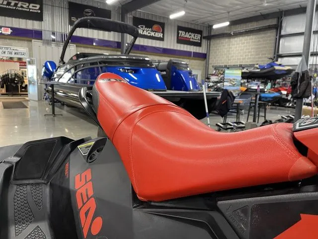 Slide: The Image of Sea-Doo Spark Trixx 2-up Rotax 900 H.O. ACE IBR 2022 - 11