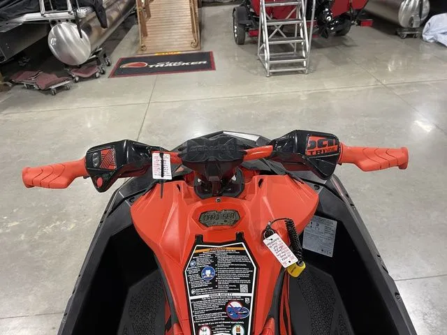 Slide: The Image of Sea-Doo Spark Trixx 2-up Rotax 900 H.O. ACE IBR 2022 - 12