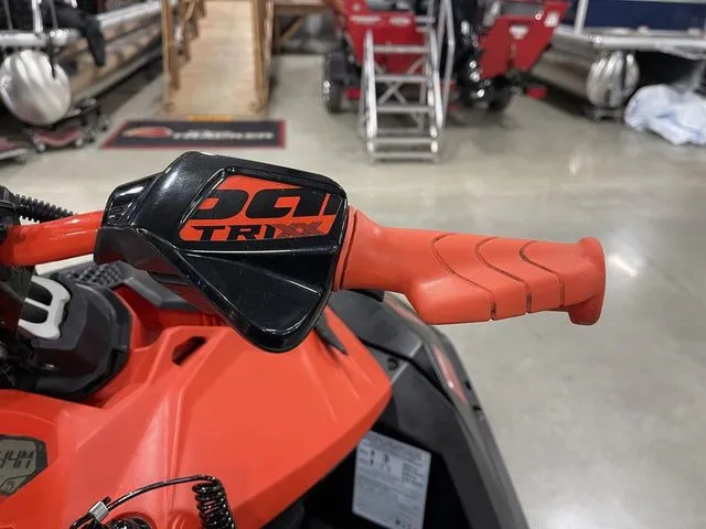 Slide: The Image of Sea-Doo Spark Trixx 2-up Rotax 900 H.O. ACE IBR 2022 - 17