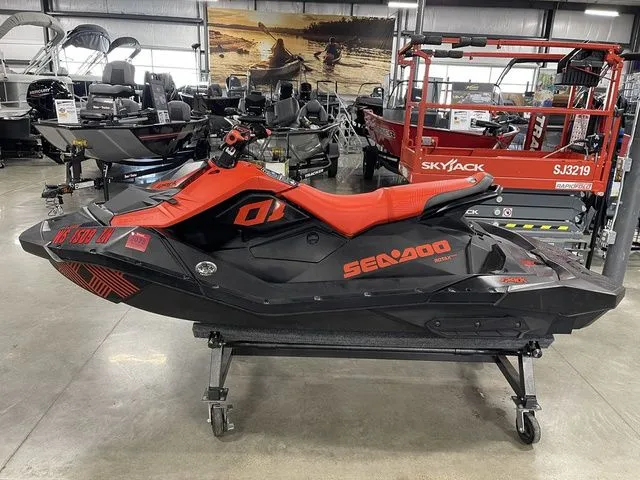 Slide: The Image of Sea-Doo Spark Trixx 2-up Rotax 900 H.O. ACE IBR 2022 - 4