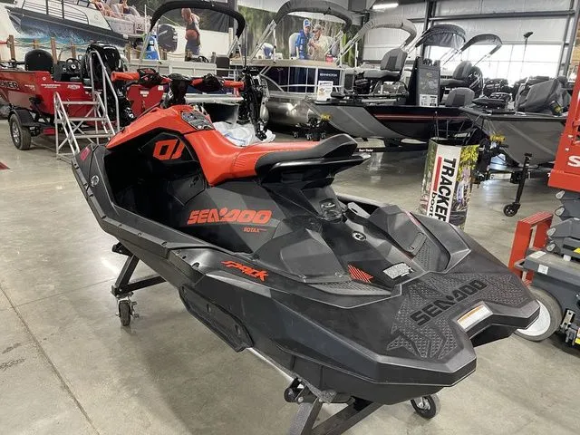 Slide: The Image of Sea-Doo Spark Trixx 2-up Rotax 900 H.O. ACE IBR 2022 - 5