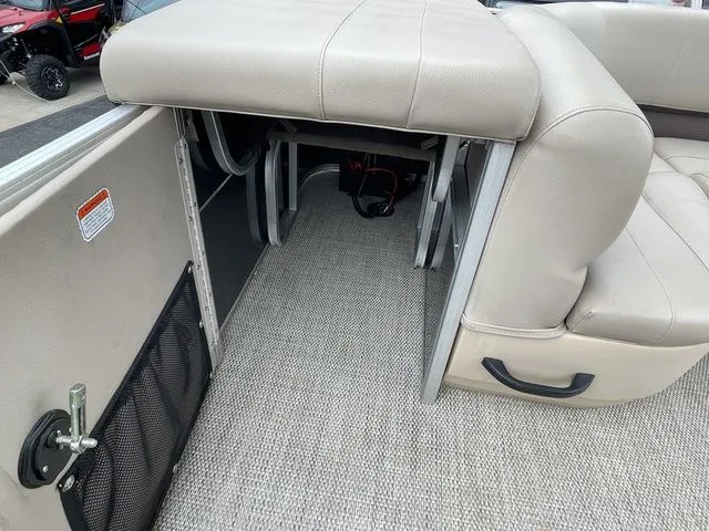 Slide: The Image of Sun Tracker Party Barge 20 DLX 2017 - 20