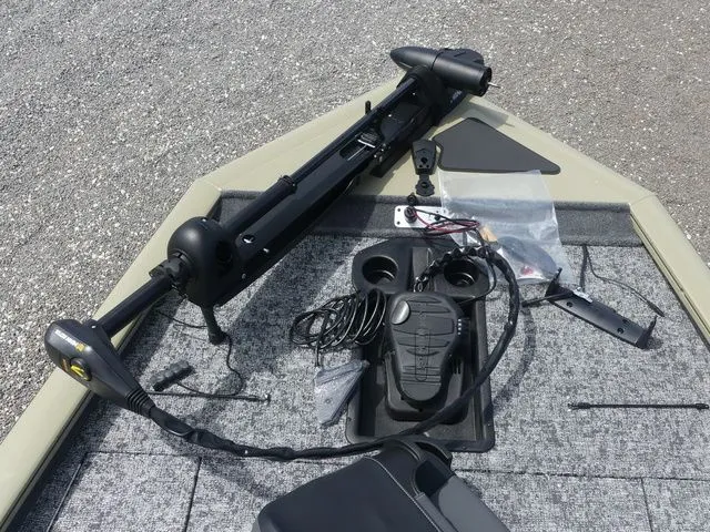 Slide: The Image of Tracker Pro Team™ 195 2026 - 12