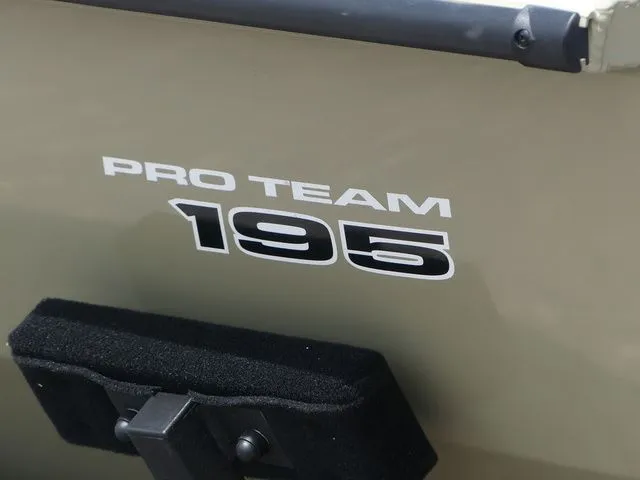 Slide: The Image of Tracker Pro Team™ 195 2026 - 8