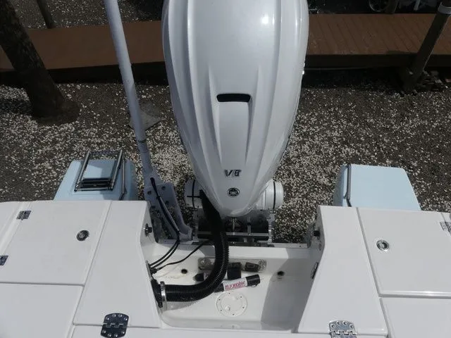 Slide: The Image of Robalo 266 Cayman 2026 - 26