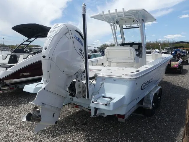 Slide: The Image of Robalo 266 Cayman 2026 - 4