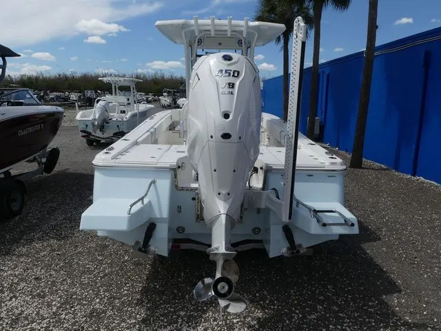 Slide: The Image of Robalo 266 Cayman 2026 - 5