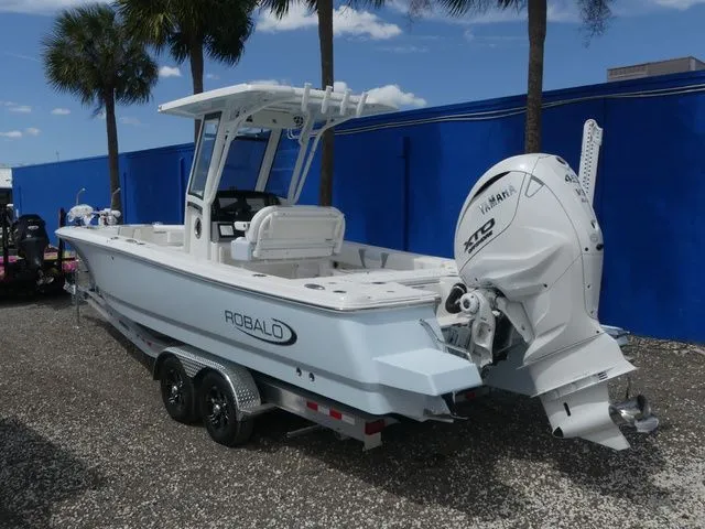Slide: The Image of Robalo 266 Cayman 2026 - 6