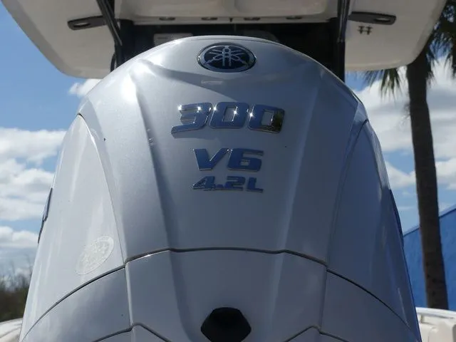 Slide: The Image of Sea Hunt Ultra 239 SE 2023 - 10