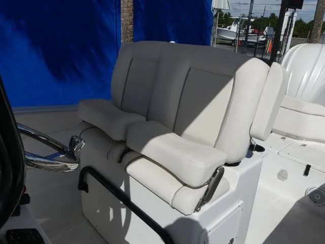 Slide: The Image of Sea Hunt Ultra 239 SE 2023 - 17