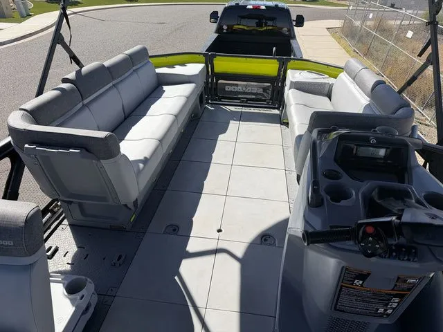 Slide: The Image of Sea-Doo Switch Cruise 21 2022 - 10