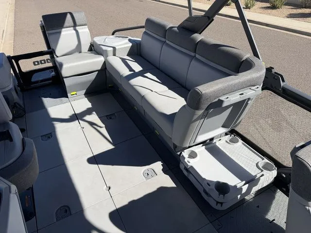 Slide: The Image of Sea-Doo Switch Cruise 21 2022 - 11