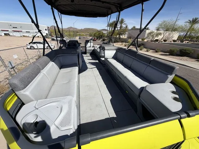 Slide: The Image of Sea-Doo Switch Cruise 21 2022 - 7