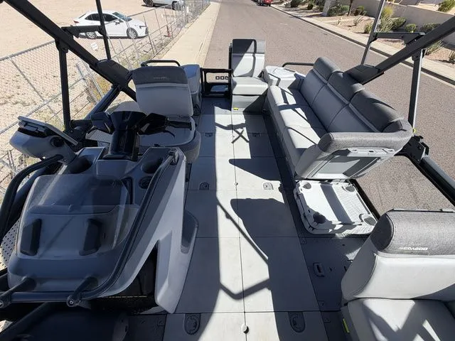 Slide: The Image of Sea-Doo Switch Cruise 21 2022 - 8