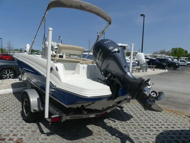 Slide: The Image of Stingray 186 CC 2019 - 5