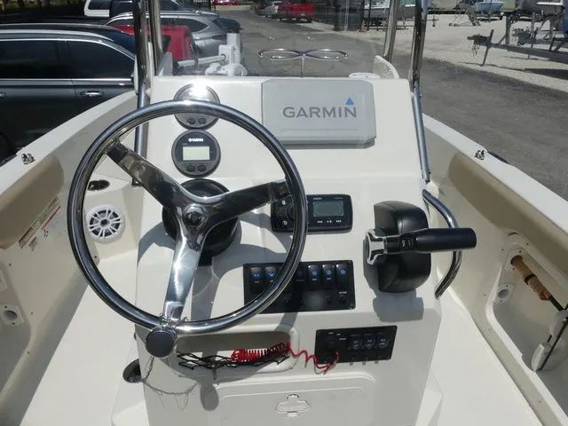 Slide: The Image of Stingray 186 CC 2019 - 7